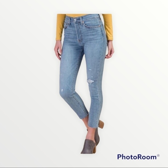 LEVI'S Medium Wash High Rise Button Fly Wedgie Straight Fit Jeans Size 31 - Picture 2 of 16